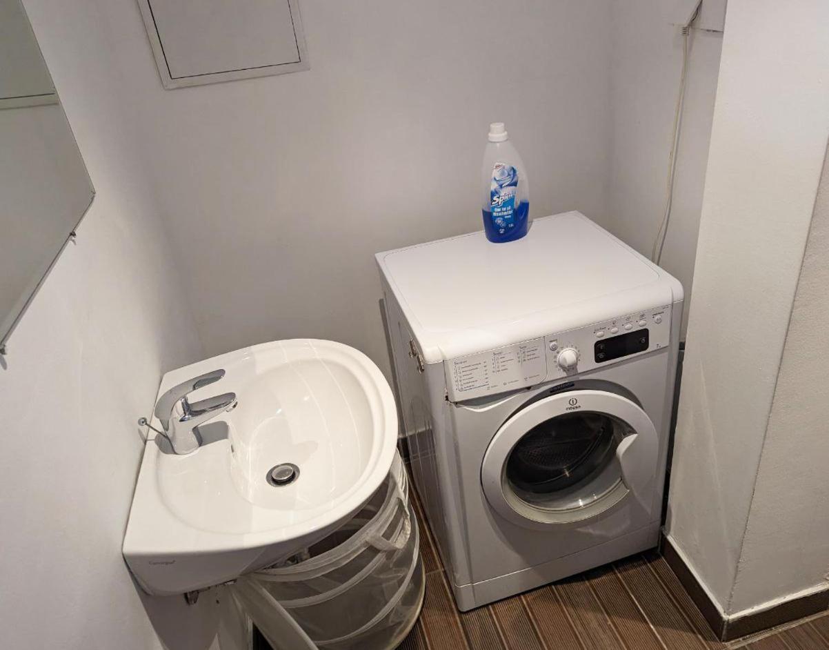 וינה Close To Schoenbrunn Apartments - Contactless 24H Check-In מראה חיצוני תמונה